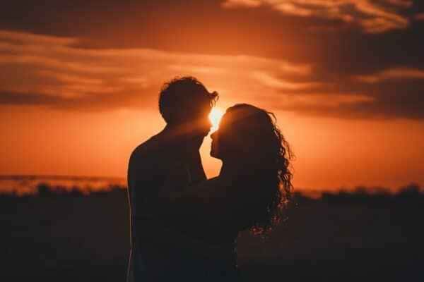 Cantadas engraçadas para você flertar