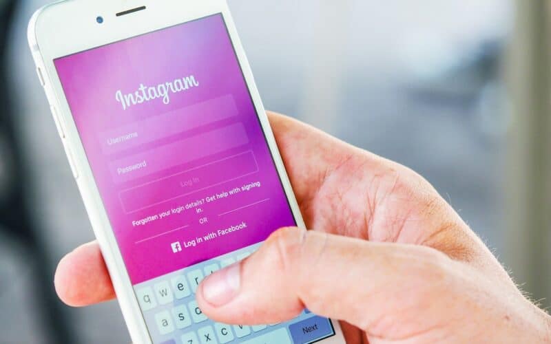 melhores sites para comprar seguidores barato no Instagram