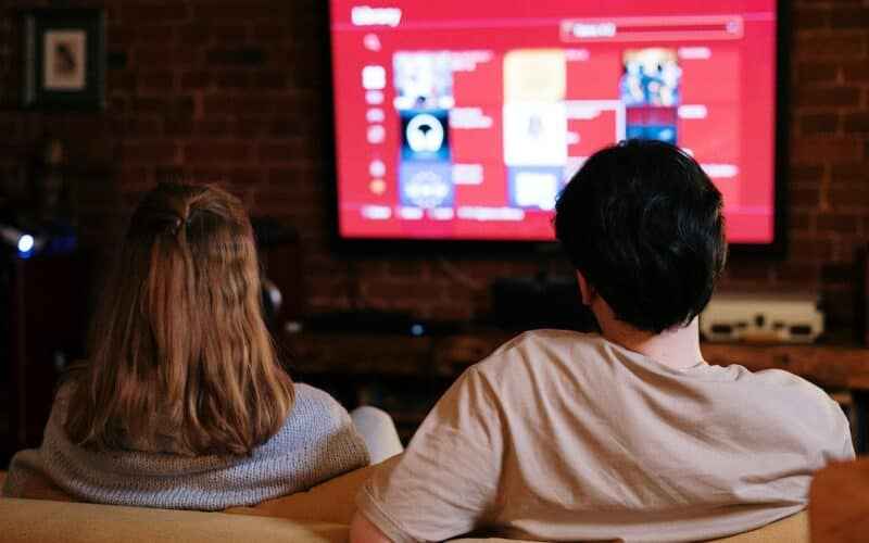 TV por assinatura ou streaming Vantagens e desvantagens