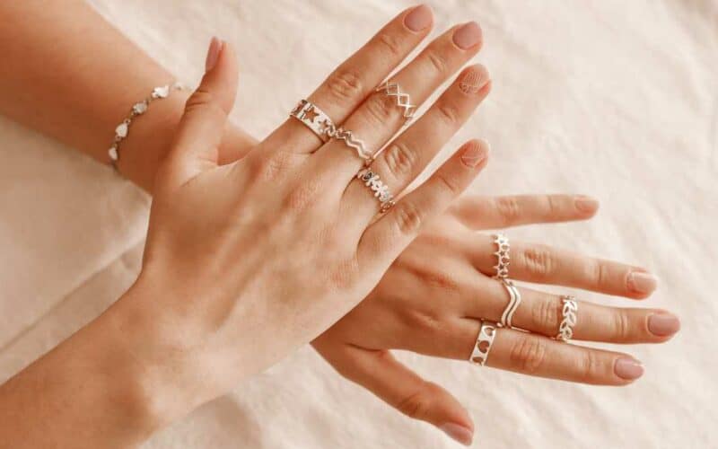 As melhores formas de inovar no uso dos anéis de prata