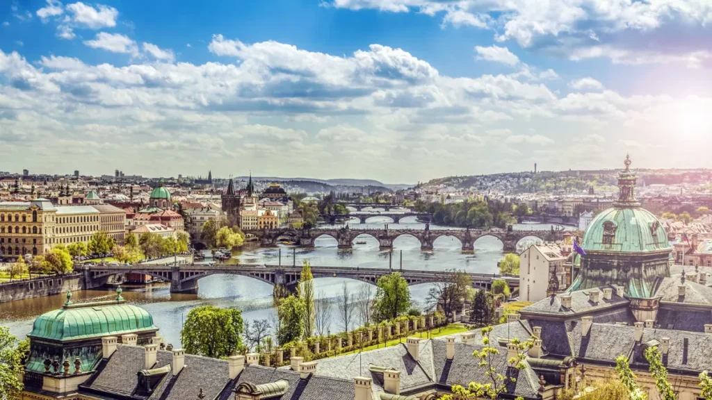 Cidade de Praga fica em que país