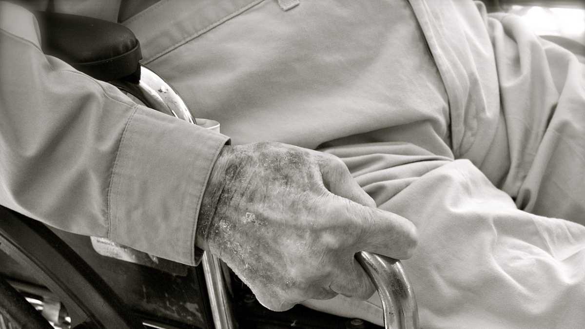 Osteoporose em idosos: riscos e como prevenir