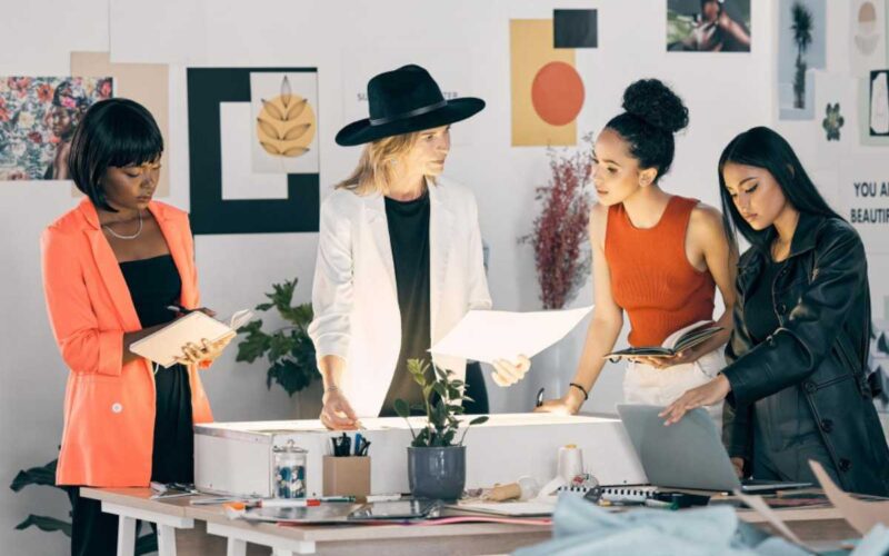 O Ativo "Modelo": Como a Gestão Profissional em Agências Constrói Carreiras Lucrativas e Sustentáveis